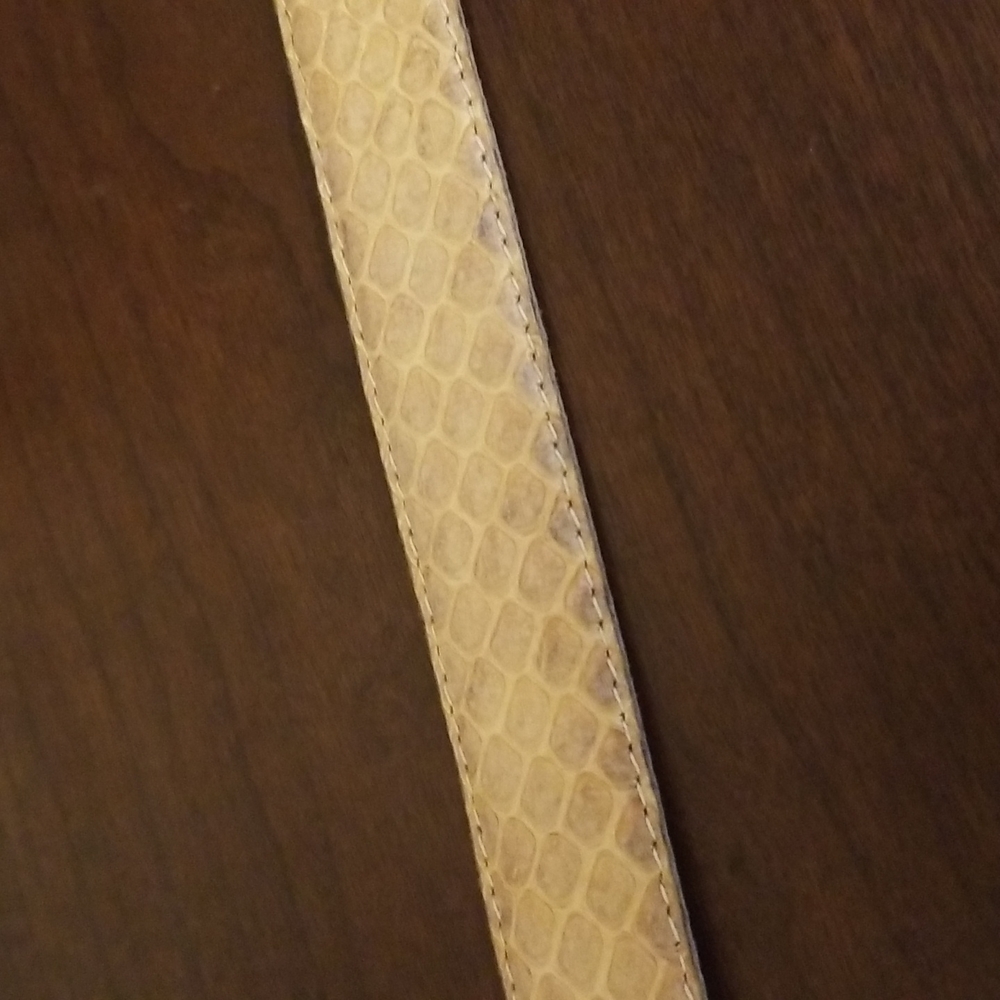 Fibbiol snakeskin belt.  Size small. Cream with golden pearl buckle - Picture 10 of 12